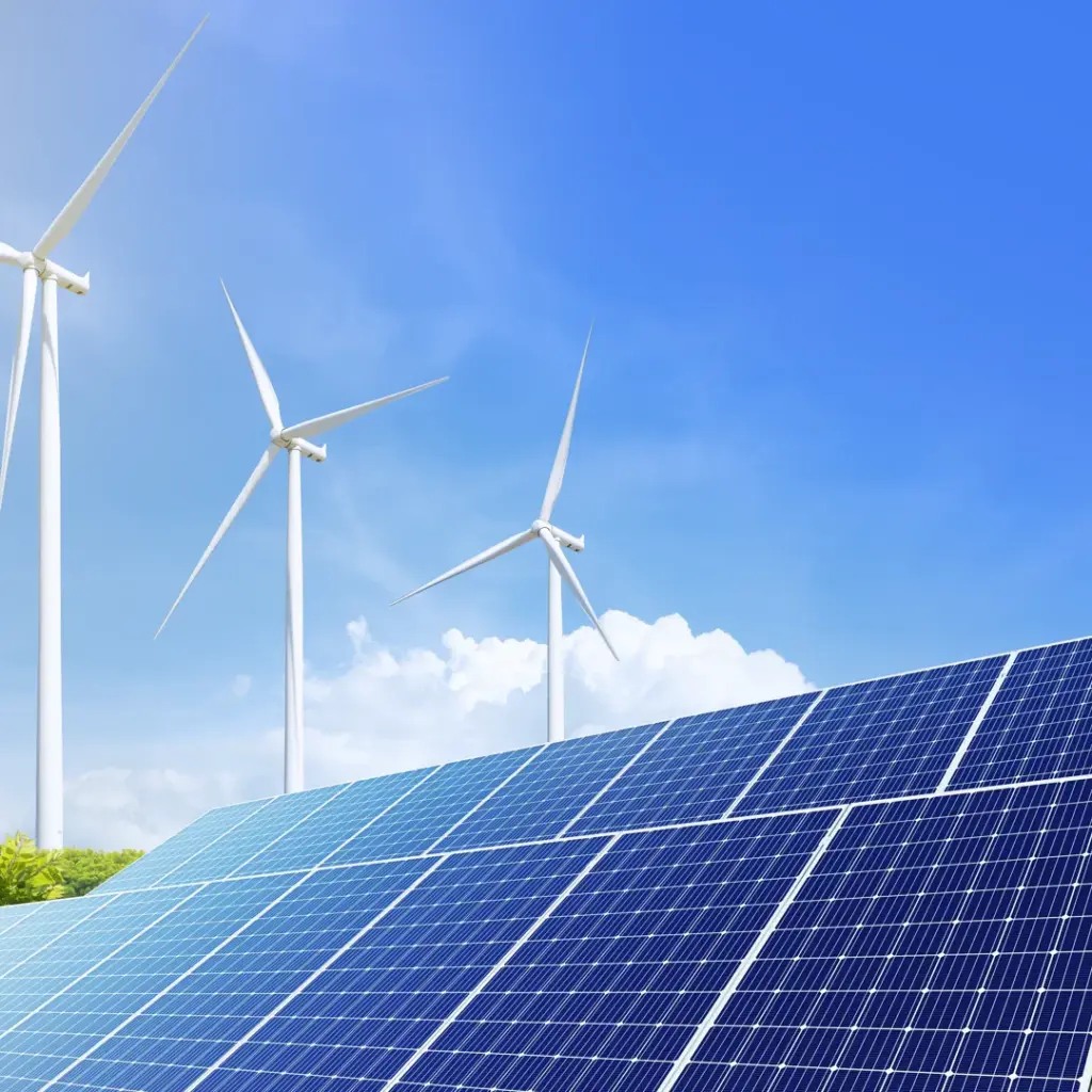 Windräder und Solarpanels – echter grüner Strom