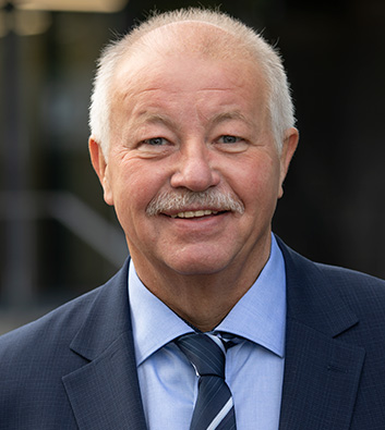 Dr. rer. nat. Frank Hentrich, Dipl.-Chem.